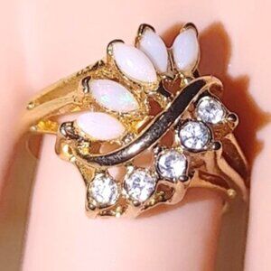 Uncas Cocktail Cluster Ring Faux Opal Clear Rhinestone Gemstone Goldtone Vintage